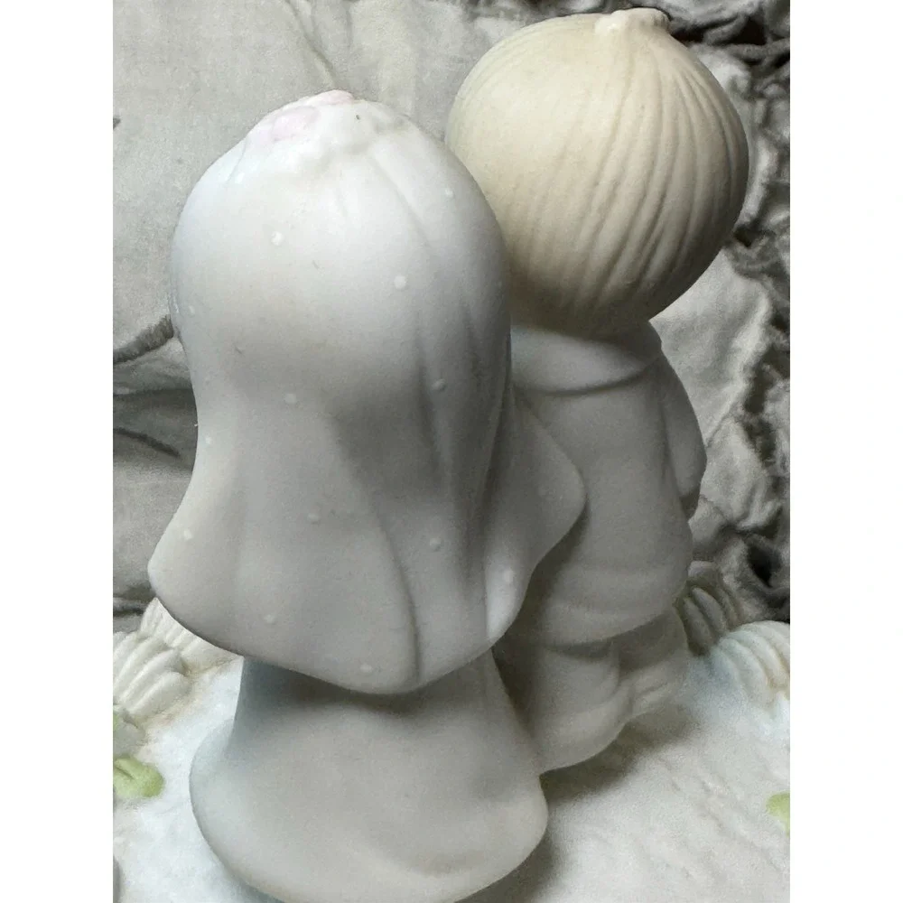 Precious Moments Enesco Collection 1981 Vintage Cake Topper Music Box Wedding